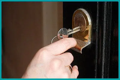 Top Locksmith Services West Simsbury, CT 860-973-1419 - 7-door-unlock
